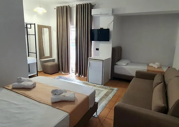 Hotel De *