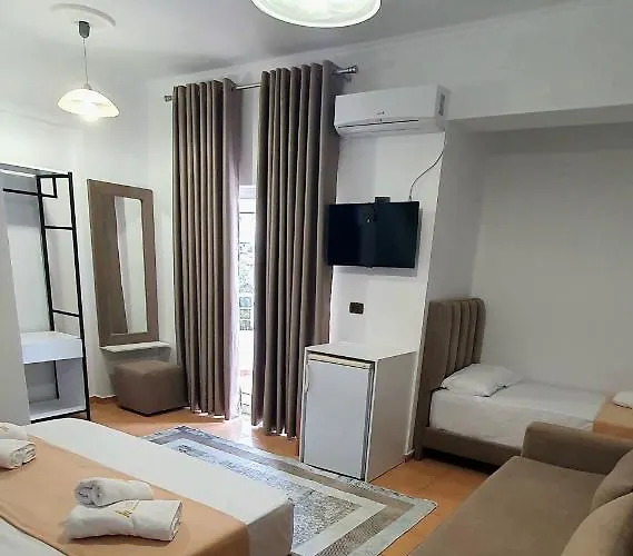Hotel De *