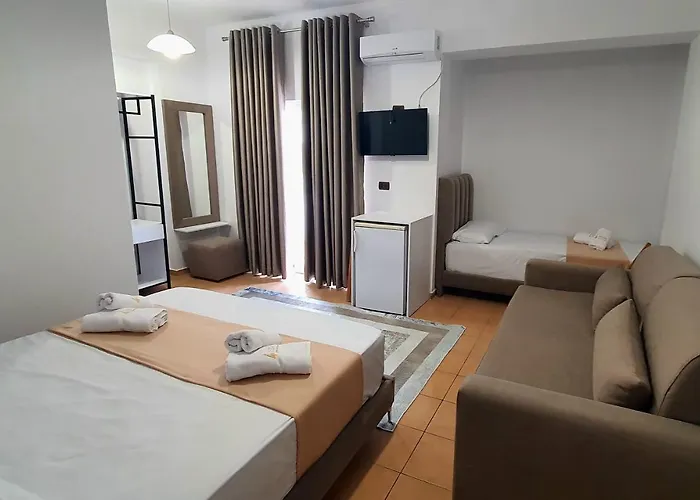 Hotel De *