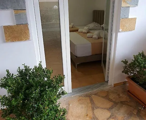 Hotel De *
