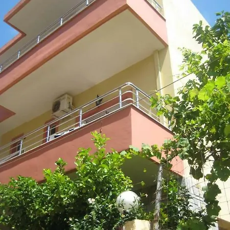 Hotel De *